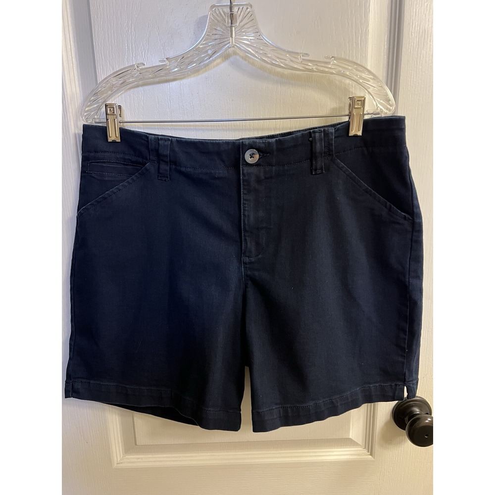 Lee Navy Shorts Chino Style Women's Size Medium. Inseam Approx 6 Inches Pockets